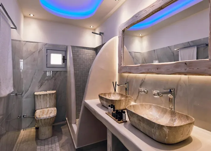 Soultouch Beachfront Perissa (Santorini)