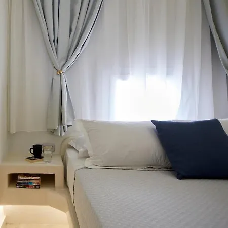 Soultouch Beachfront Perissa (Santorini)