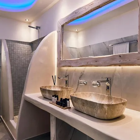 Soultouch Beachfront Villa Perissa (Santorini)