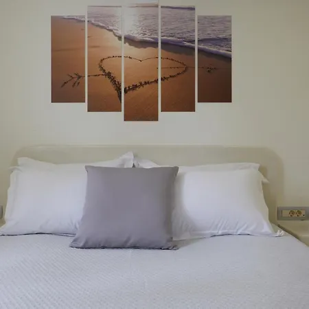 Villa Soultouch Beachfront Perissa (Santorini)