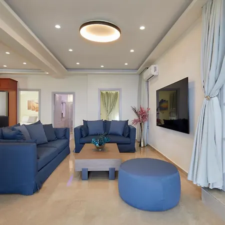 Soultouch Beachfront Villa *