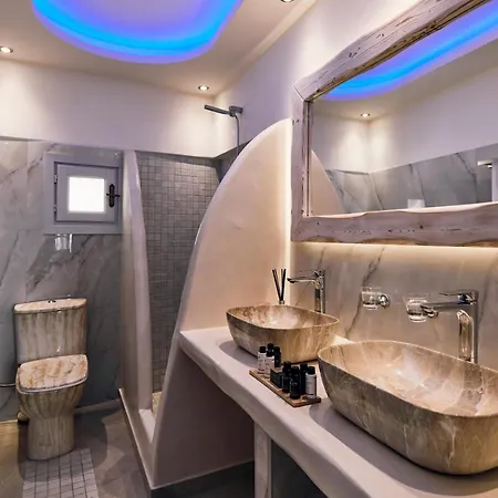 Soultouch Beachfront Perissa (Santorini)