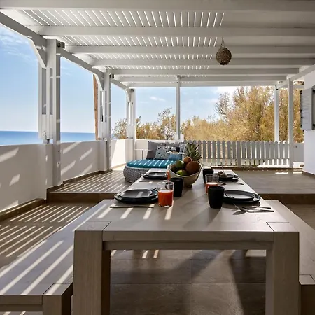 Villa Soultouch Beachfront Perissa (Santorini)