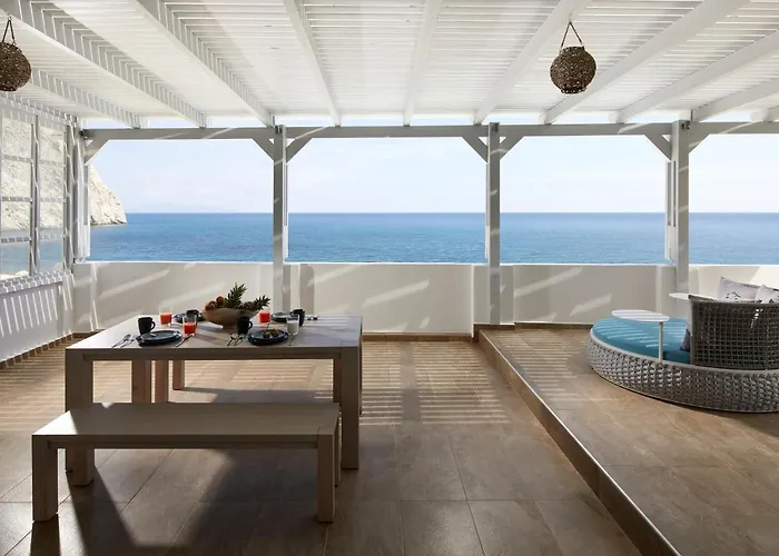 Soultouch Beachfront Perissa (Santorini)